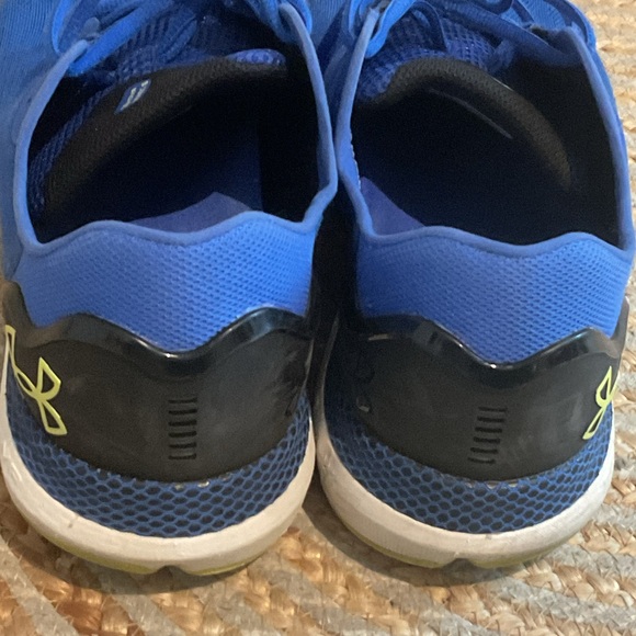 MENS Under Armour HOVR Sonic6 Running shoe . - Picture 7 of 10